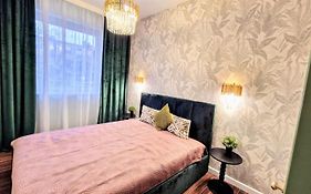 University District&City Gateaway Free Parking!
